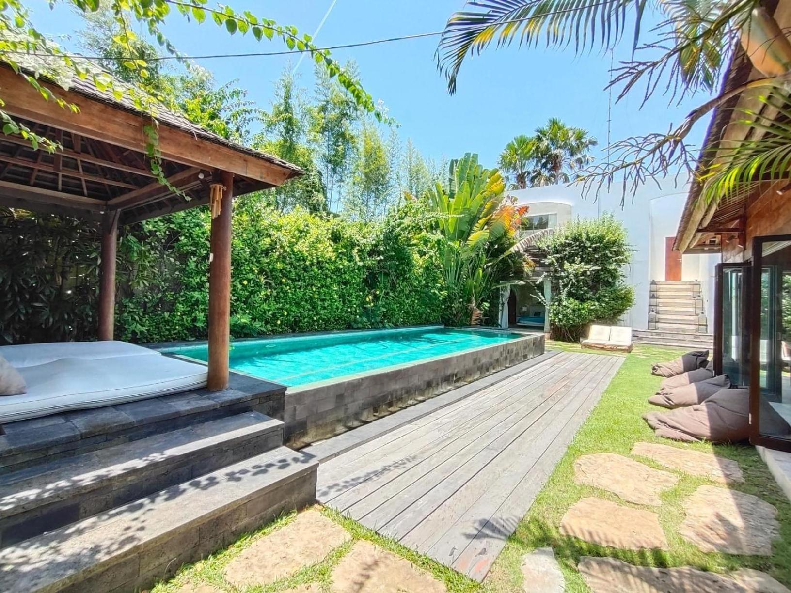Elegant Villa Casabianca - Tropical Pool & Garden, Near Potato Head Beach Club! Seminyak Kültér fotó
