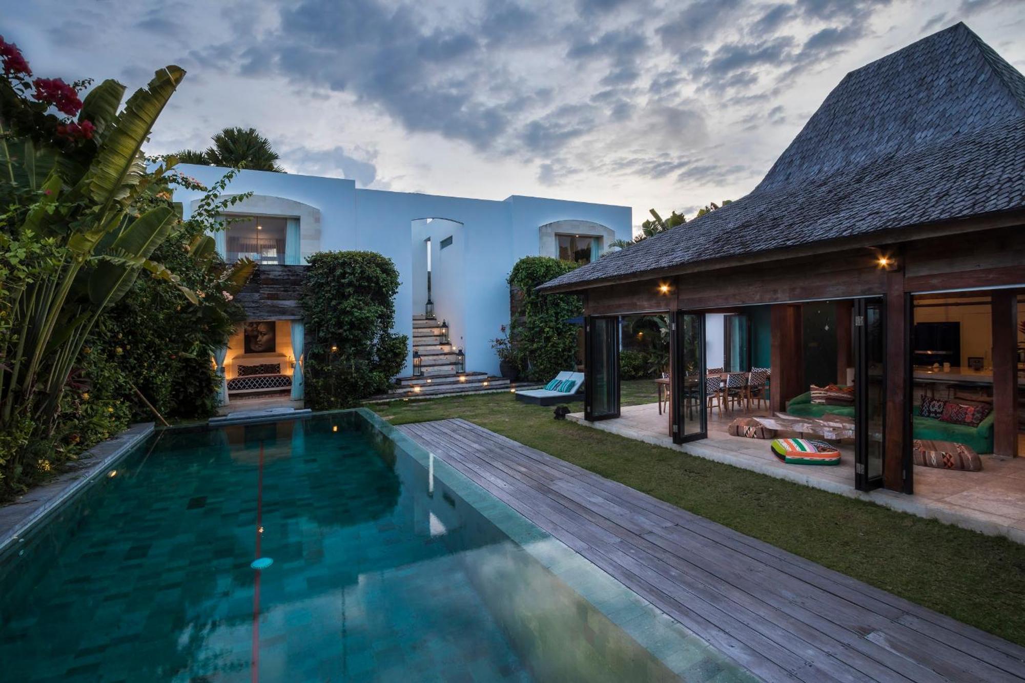 Elegant Villa Casabianca - Tropical Pool & Garden, Near Potato Head Beach Club! Seminyak Kültér fotó