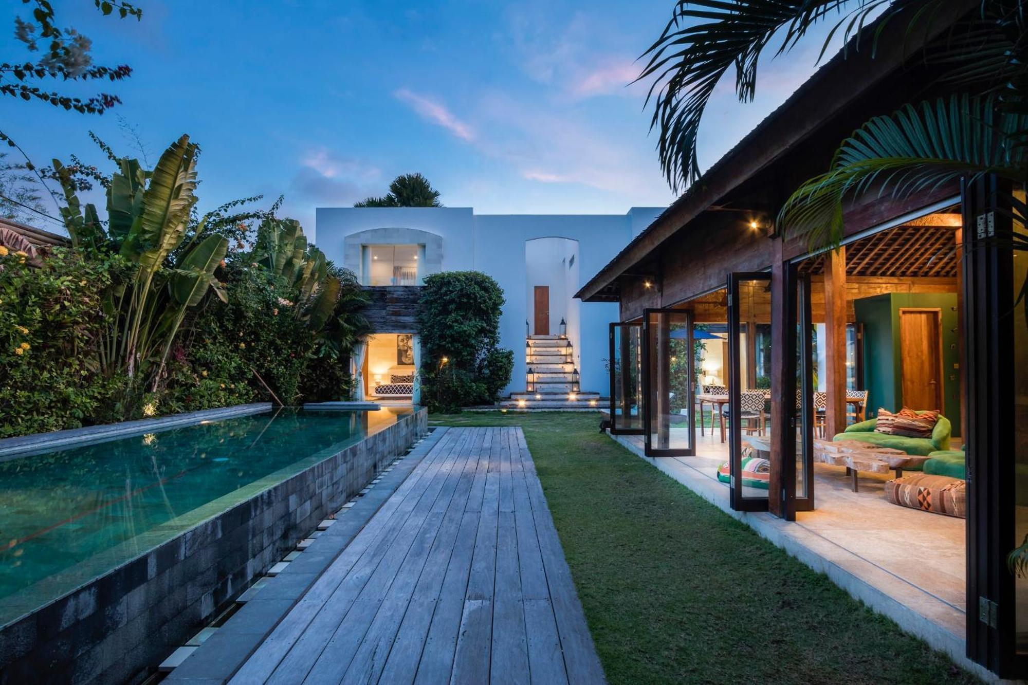 Elegant Villa Casabianca - Tropical Pool & Garden, Near Potato Head Beach Club! Seminyak Kültér fotó