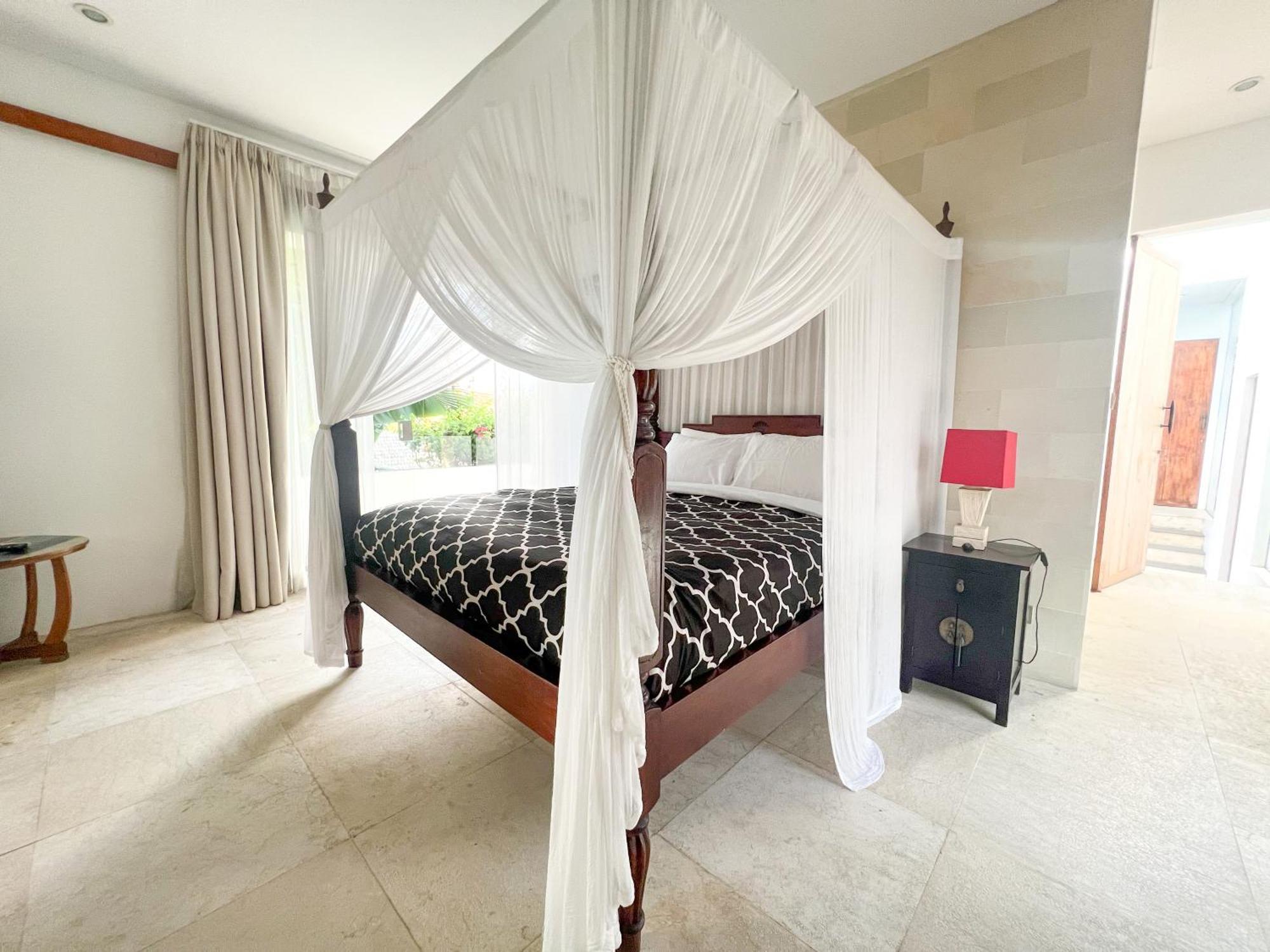 Elegant Villa Casabianca - Tropical Pool & Garden, Near Potato Head Beach Club! Seminyak Kültér fotó