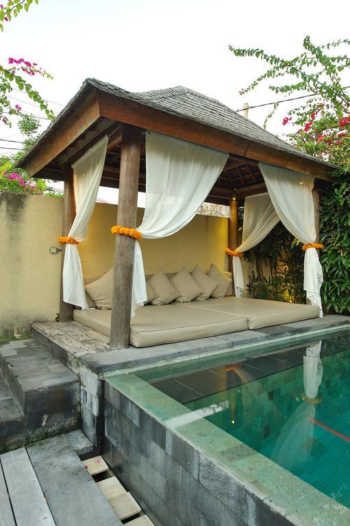Elegant Villa Casabianca - Tropical Pool & Garden, Near Potato Head Beach Club! Seminyak Kültér fotó