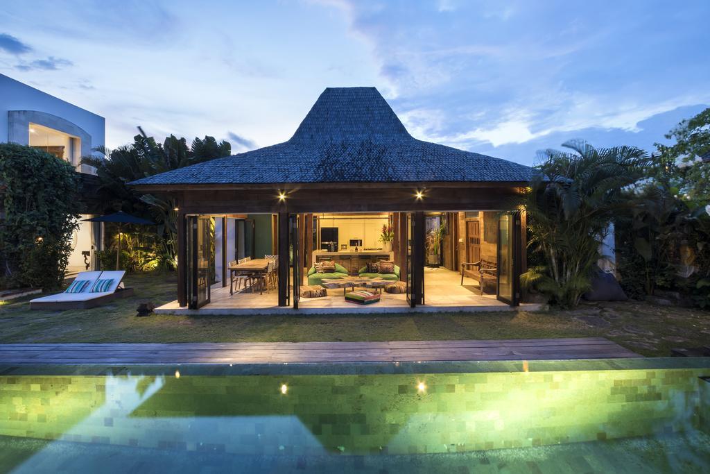 Elegant Villa Casabianca - Tropical Pool & Garden, Near Potato Head Beach Club! Seminyak Kültér fotó