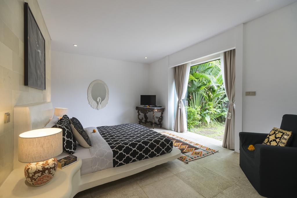 Elegant Villa Casabianca - Tropical Pool & Garden, Near Potato Head Beach Club! Seminyak Kültér fotó